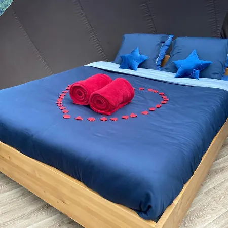 Bulle D Evasion Pres De Pairi Daiza Bed & Breakfast