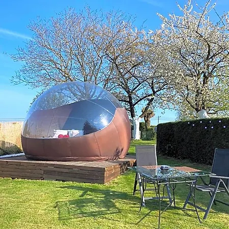 Bulle D Evasion Pres De Pairi Daiza Bed and breakfast