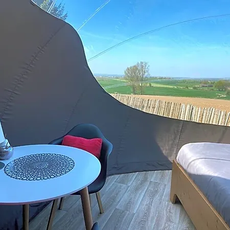 Bulle D Evasion Pres De Pairi Daiza Bed and breakfast