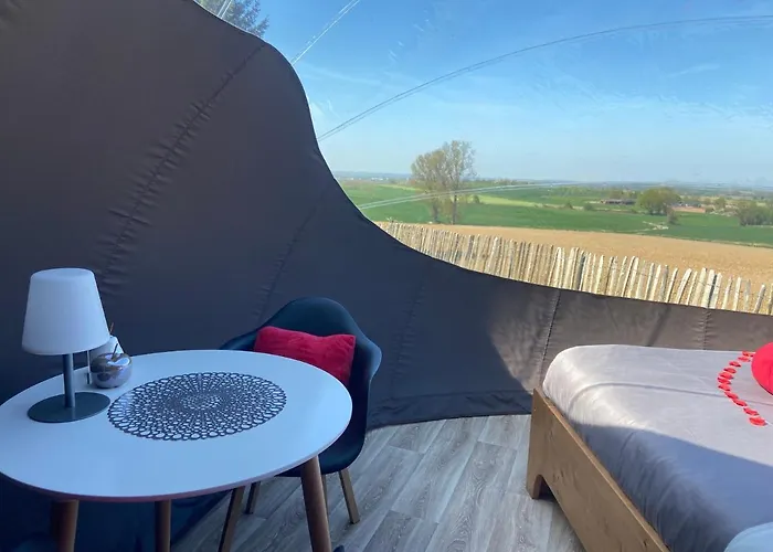 Bulle D Evasion Pres De Pairi Daiza Bed & Breakfast